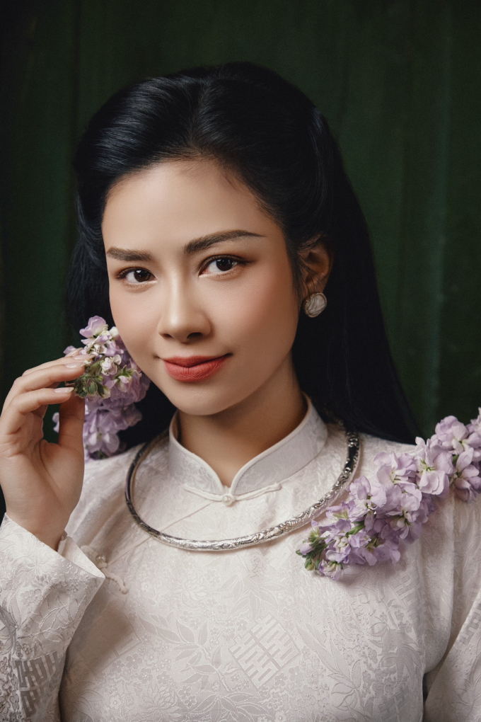 Dương Hoàng Yến rủ mẹ hóa phụ nữ Hà Nội xưa, bộ ảnh thành phẩm khiến fan trầm trồ
