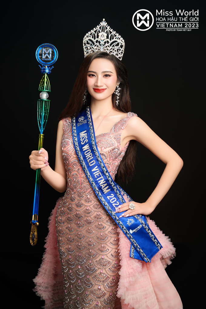 Ý Nhi chắc suất thi Miss World, chánh cung Hoa hậu Việt Nam - Thanh Thủy tham gia Miss International