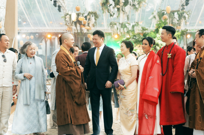 Trầm trồ với đám cưới đặc biệt của thiên kim gia tộc có nếp sống thiền bí ẩn tại Việt Nam
