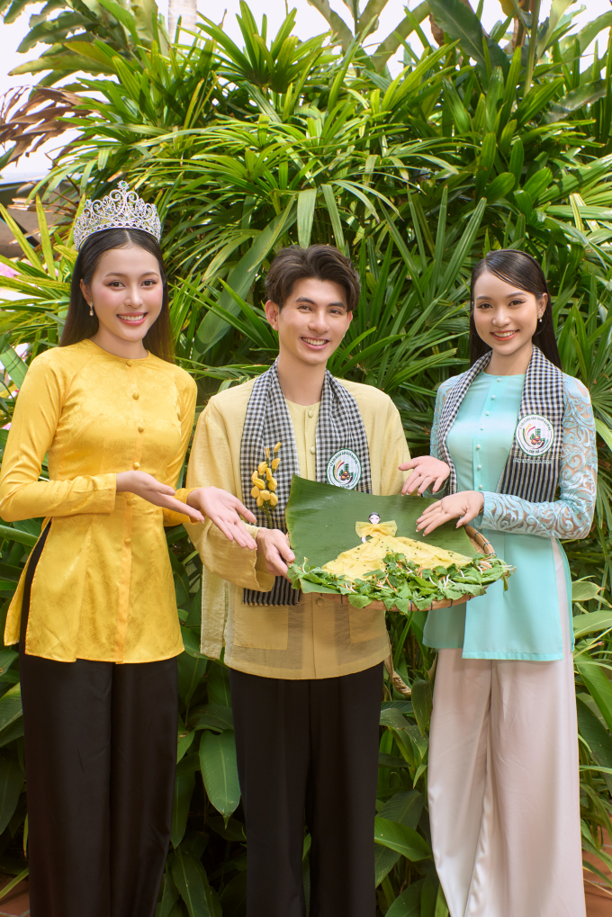 NTK Nguyễn Minh Công khoác áo mới cho bánh xèo Nam bộ tại Lễ hội bánh dân gian lần XI 2024