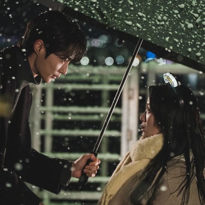 Khán giả ước được như phim “Cõng anh mà chạy”: Quay về quá khứ để yêu thương Jonghyun - Sulli - Hara nhiều hơn