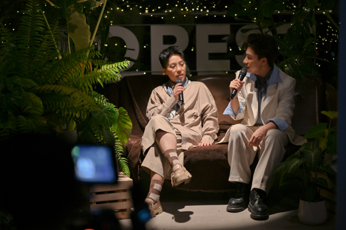 Kai Đinh kết hợp cùng “học trò mới” - tuấn việt trong Eye Contact Live