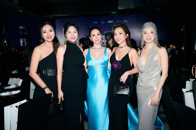 Hoa hậu Thu Hoài khoe vẻ đẹp quyến rũ trong sự kiện tôn vinh phụ nữ thành đạt