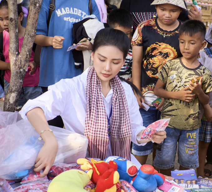 Hoa hậu Bùi Quỳnh Hoa: Tôi vẫn luôn trên hành trình theo đuổi những dự án cộng đồng