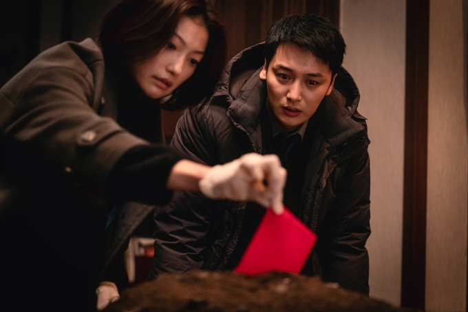 “Nữ hoàng rating” Shin Hae-sun biến hóa khôn lường từ tạo hình đến tâm lý trong phim mới