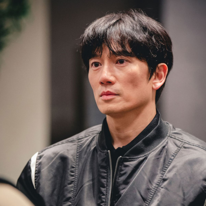 “Bại trận” trước phim của Ji Sung, sự đẹp trai của Song Seung Hun cũng không cứu nổi The Player 2