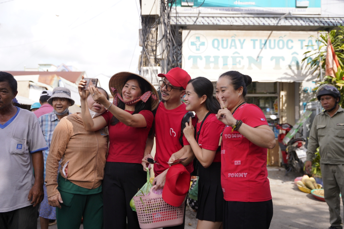 Hứa Minh Đạt hết lời khen ngợi bà xã: “Lâm Vỹ Dạ đi chợ 1 lần nhưng ăn đến 3 ngày”