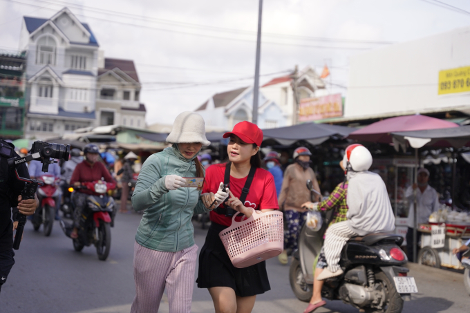 Hứa Minh Đạt hết lời khen ngợi bà xã: “Lâm Vỹ Dạ đi chợ 1 lần nhưng ăn đến 3 ngày”