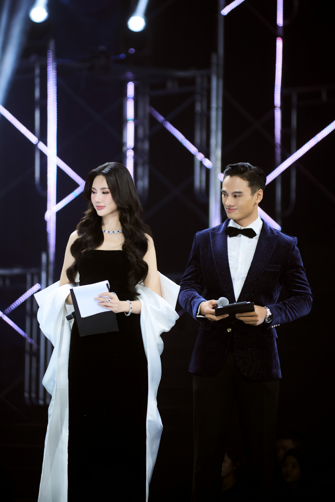 Bùi Quỳnh Hoa làm Host của Miss Universe Vietnam 2024: Nhan sắc ngọt ngào, phong cách ấn tượng