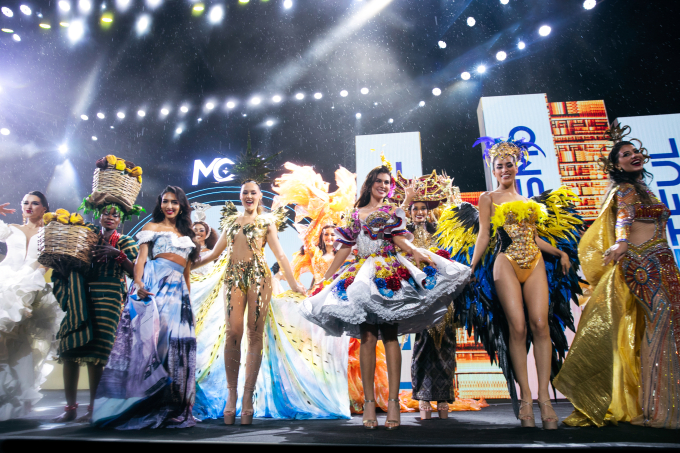 Miss Cosmo 2024: Xuân Hạnh trình diễn Tý Hỷ cực ấn tượng, đại diện Philippines hóa tiên cá “gây bão”