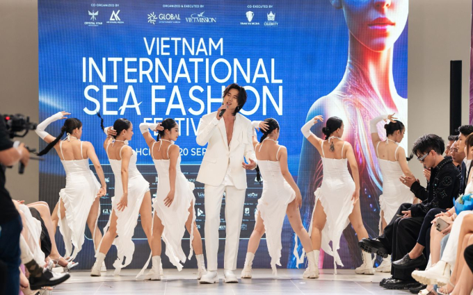 Vietnam International Sea Fashion Festival: Vũ Thu Phương - Anh Thư chứng tỏ sức hút với vai trò vedette