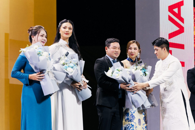 Kim Duyên xúc động vì dàn thí sinh Miss Cosmo 2024: “Người đẹp nào cũng chiến hết mình vì màu cờ sắc áo”