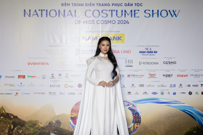 Kim Duyên xúc động vì dàn thí sinh Miss Cosmo 2024: “Người đẹp nào cũng chiến hết mình vì màu cờ sắc áo”