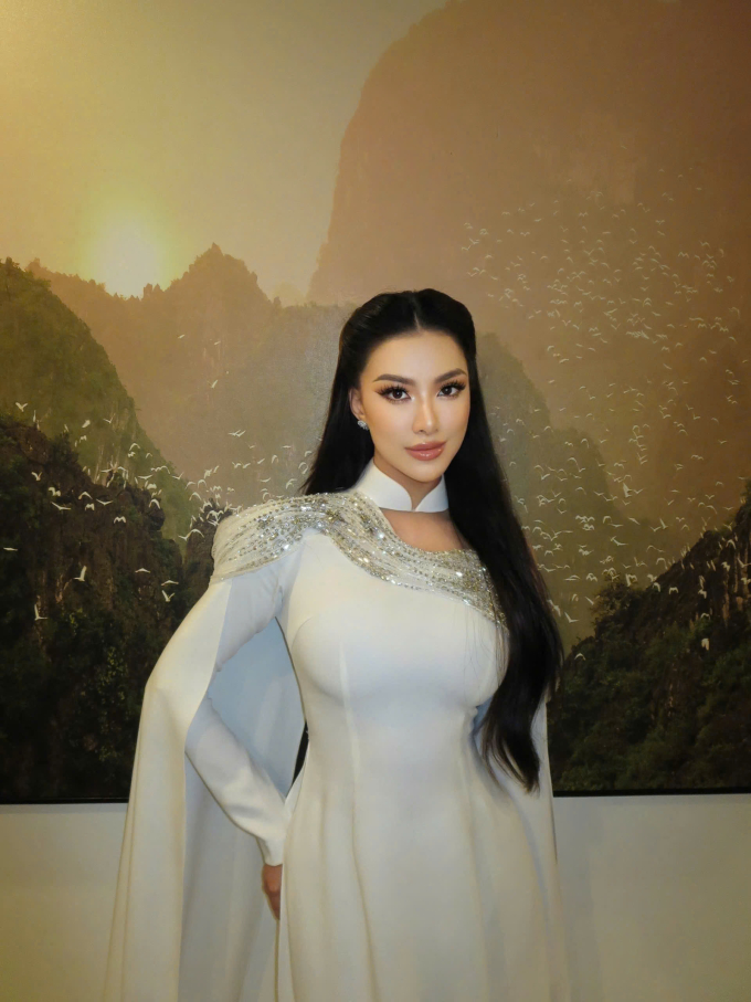 Kim Duyên xúc động vì dàn thí sinh Miss Cosmo 2024: “Người đẹp nào cũng chiến hết mình vì màu cờ sắc áo”