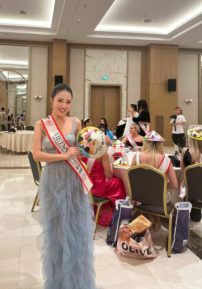 Á hậu Đỗ Hà Trang nhanh chóng hòa nhập, gây ấn tượng với món quà ý nghĩa tại The Miss Globe 2024