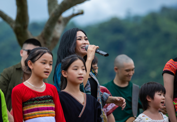 Chị đẹp Phương Thanh: 24h di chuyển, 2 tiếng quay MV và kỉ niệm đẹp cùng ban nhạc Ngũ Cung