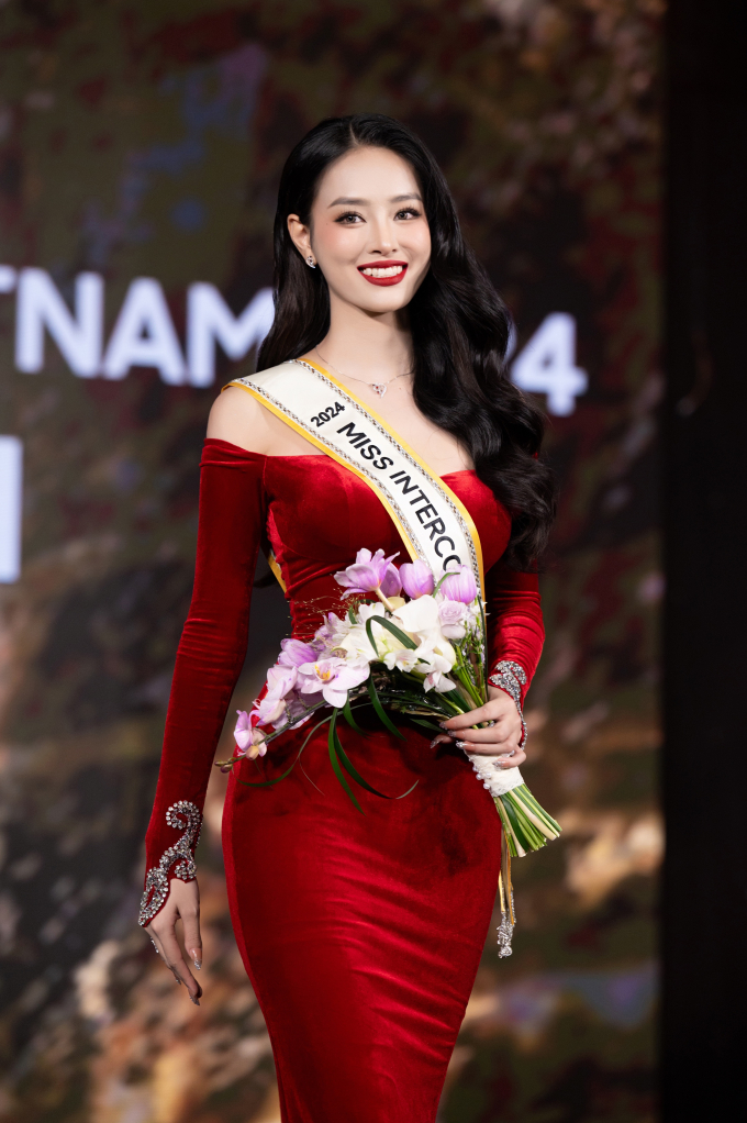 Học catwalk cùng Minh Tú, Bùi Khánh Linh quyết tâm chinh phục vương miện Miss Intercontinental 2024