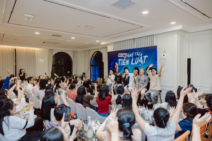 Thu Trang cười ngất, Binz - Tuấn Hưng - Rhymastic - Tiến Đạt “quậy tung Fan Meeting của Tiến Luật