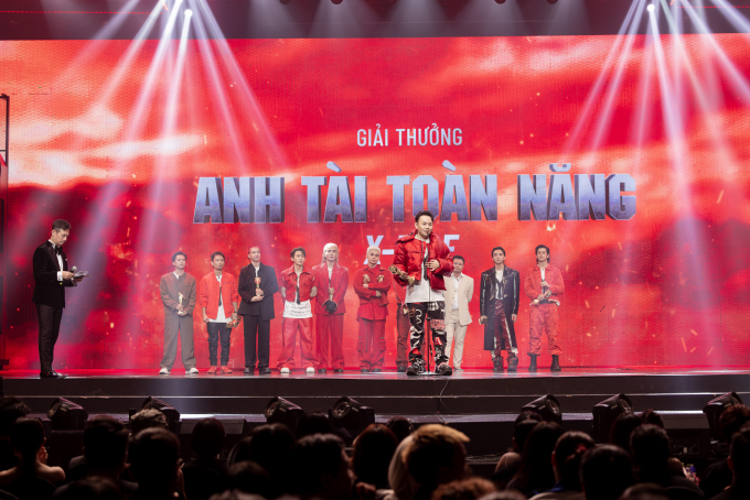 33 anh tài gặp mặt đông đủ trong “lễ tốt nghiệp”, Cường Seven trở thành Thủ lĩnh của Gia tộc