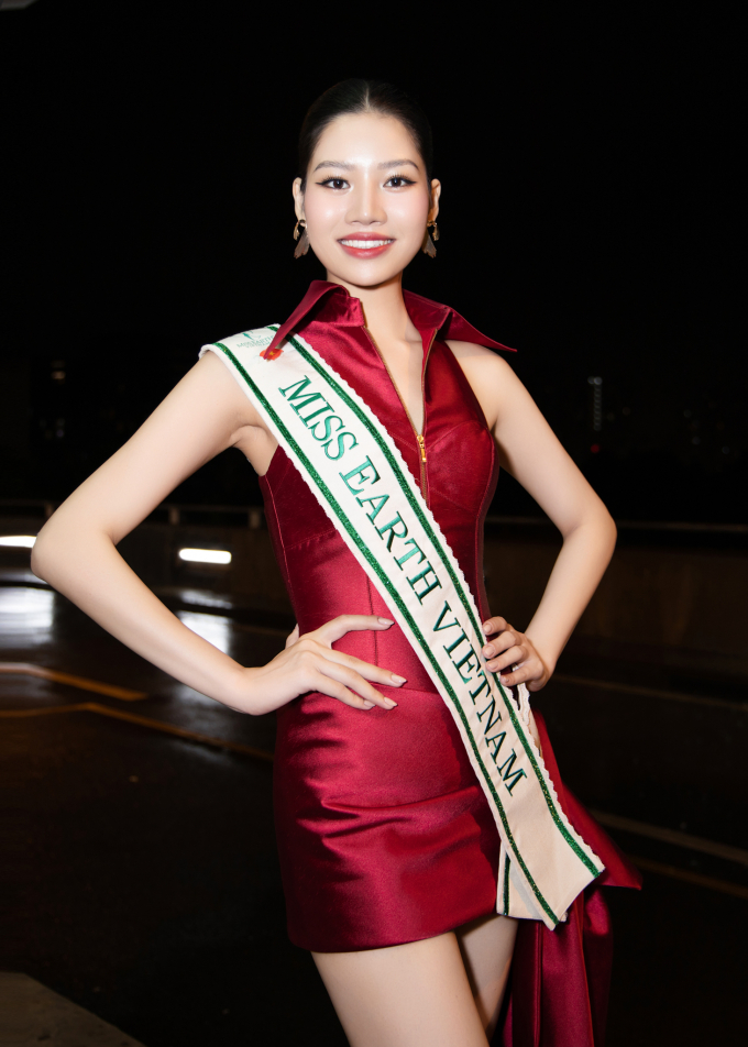 Cao Ngọc Bích lên đường dự thi Miss Earth 2024, được các đàn chị dặn dò kỹ lưỡng khi chinh chiến quốc tế