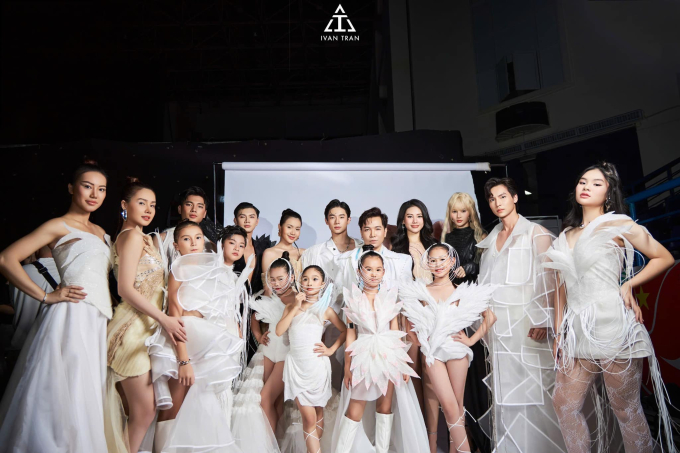 Vietnam International Fashion Week: Mẫu nhí Phong Thiên hóa chiến binh trong BST của Ivan Trần