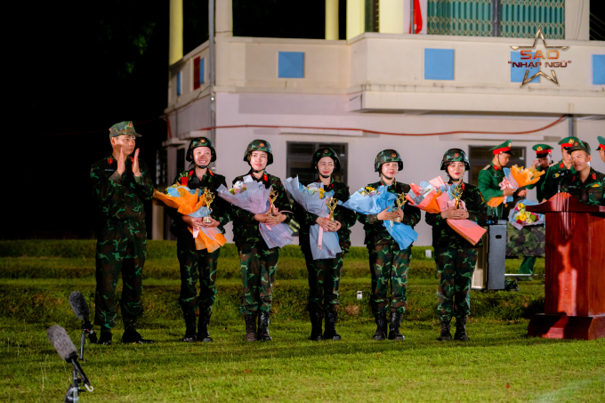 Sao nhập ngũ 2024 tập cuối: Thùy Tiên ngã quỵ, Phương Anh Đào nghẹn ngào khi tâm sự với mẹ