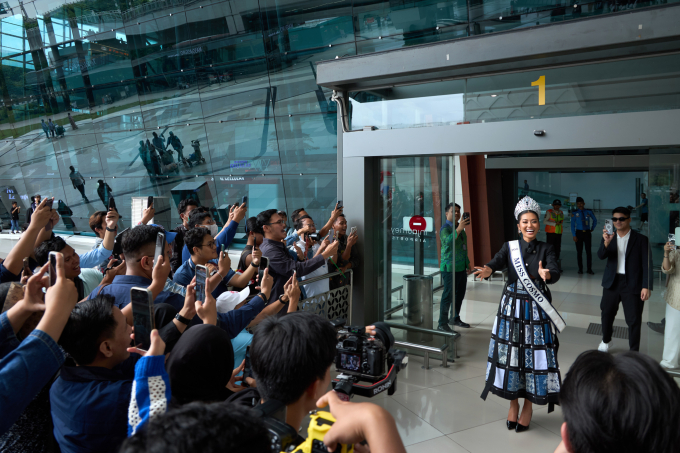 Miss Cosmo 2024 - Tata Juliastrid gặp gỡ Bộ trưởng Bộ Du lịch Indonesia trong chuyến Homecoming hoàng tráng