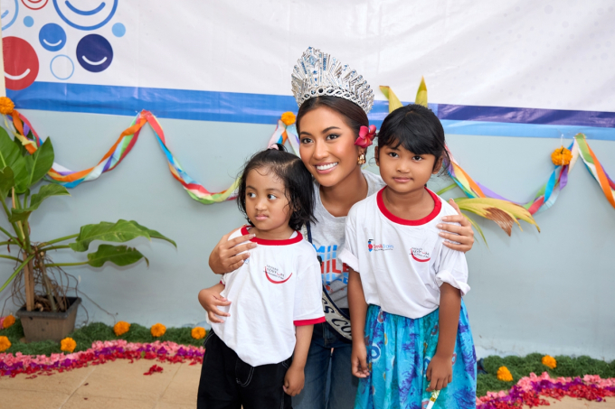 Miss Cosmo hợp tác với tổ chức Smile Train: Hoa hậu Tata Juliastrid lan tỏa yêu thương đến các em nhỏ tại Indonesia