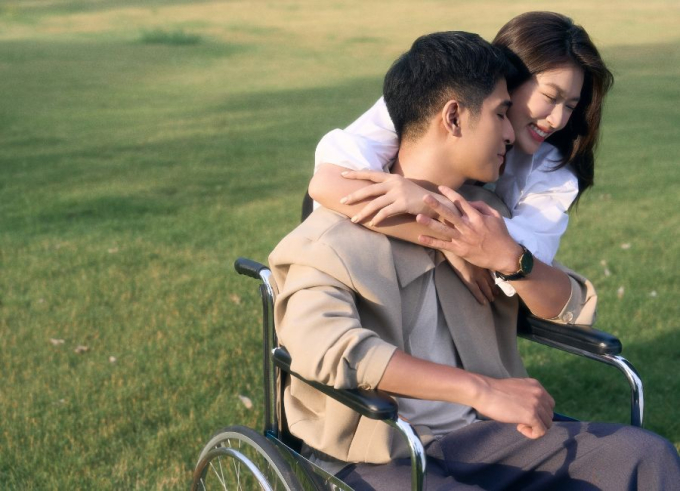 Hoa hậu Thiên Ân góp mặt trong MV mới của Hồ Quỳnh Hương, khán giả đòi gấp phần tiền truyện vì quá cuốn