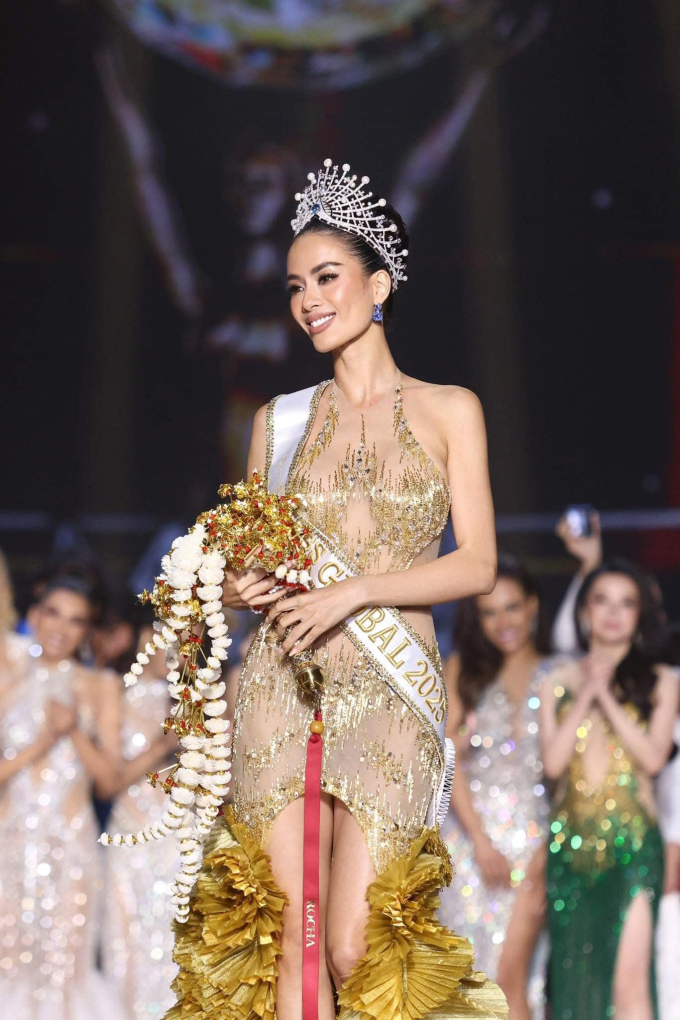 Nguyễn Đình Như Vân đăng quang Miss Global - Hoa hậu Toàn cầu 2025 tại Thái Lan