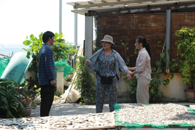 Lily Chen nhiễm hàn khí sau 3 tháng đóng phim Mẹ biển