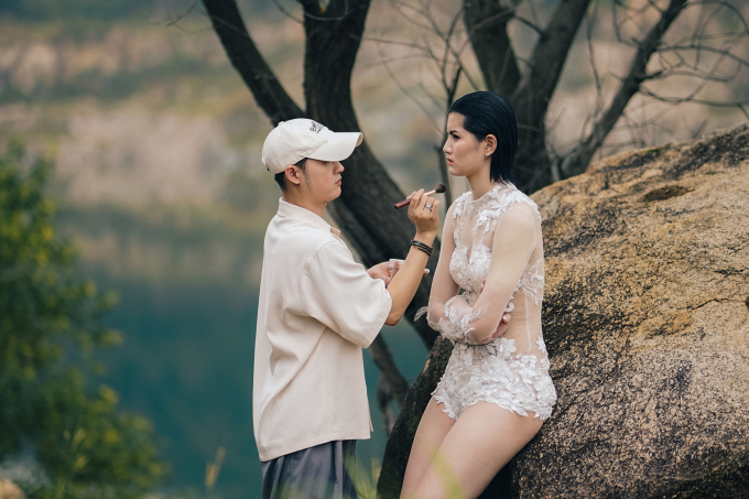 Phim Dưới đáy hồ hé lộ poster 7 nhân vật chính: Kay Trần - Thanh Duy đều có phiên bản song trùng