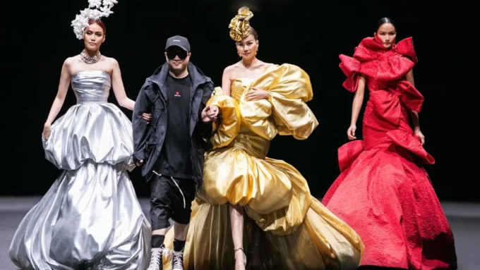 Nhà thiết kế Đỗ Mạnh Cường trở lại ghế nóng Vietnams Next Top Model