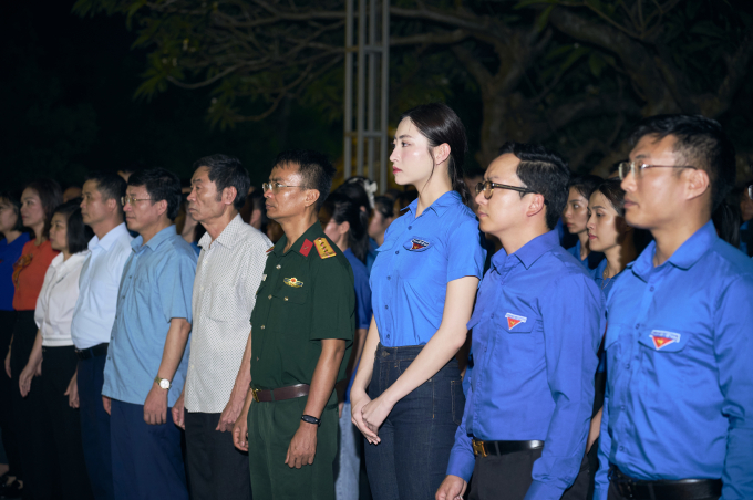 Hoa hậu Lương Thùy Linh hỗ trợ sơn mới 7 ngôi trường xuống cấp, giúp học sinh đến trường ở vùng cao