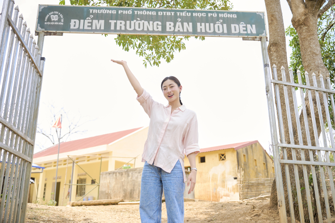 Hoa hậu Lương Thùy Linh hỗ trợ sơn mới 7 ngôi trường xuống cấp, giúp học sinh đến trường ở vùng cao