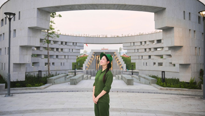 Hoa hậu Lương Thùy Linh hỗ trợ sơn mới 7 ngôi trường xuống cấp, giúp học sinh đến trường ở vùng cao