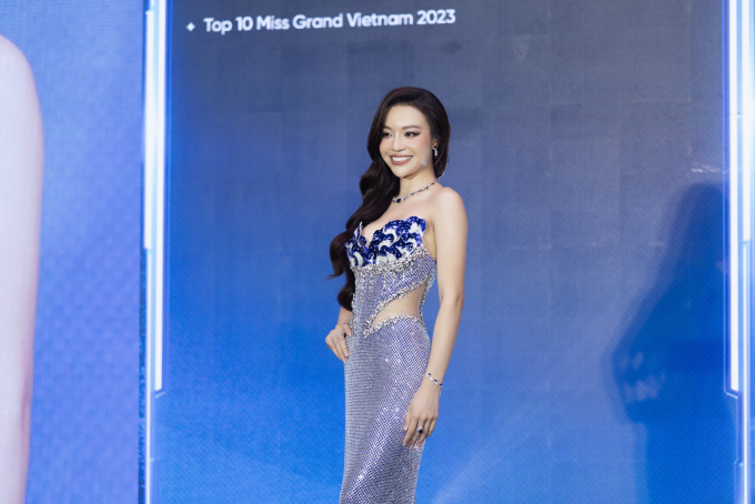 Hoa hậu Hoàn vũ Việt Nam 2025 lần đầu trao hai vé vàng vào thẳng Top 16 và Top 10 do khán giả bình chọn