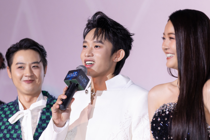 Karen Nguyễn - Thanh Duy bật khóc tại showcase, dàn cast Dưới đáy hồ lần đầu lên tiếng về các bản sao kinh dị
