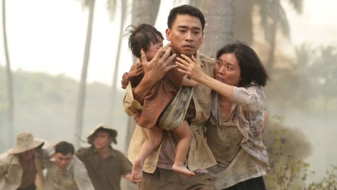Người mẹ “mù chữ” của Lật mặt 8: Vì hạnh phúc mà nhẫn nhịn, vì chồng con mà gồng mình mạnh mẽ