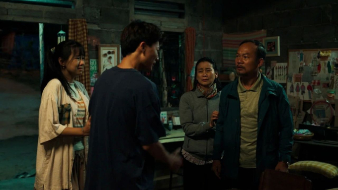 Người mẹ “mù chữ” của Lật mặt 8: Vì hạnh phúc mà nhẫn nhịn, vì chồng con mà gồng mình mạnh mẽ