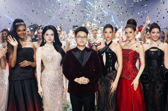 Show diễn Aurora’s Cry của NTK Nguyễn Minh Tuấn: Hương Giang mở màn đầy bất ngờ, Kim Duyên bùng nổ visual
