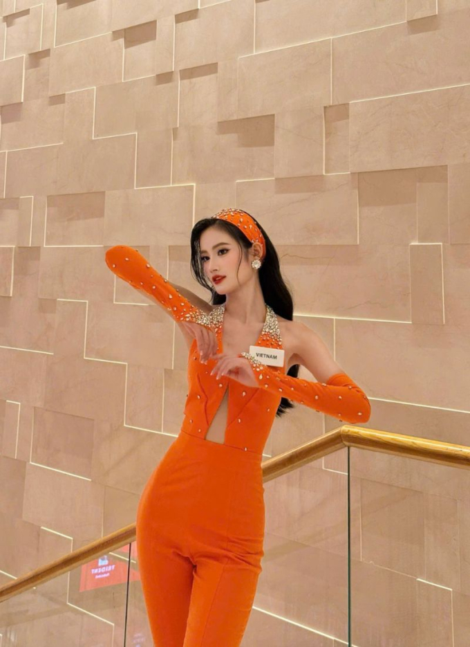 Hoa hậu Ý Nhi hát Cheri Cheri Lady khi thi tài năng, hé lộ chiếc áo dài đặc biệt tại Miss World