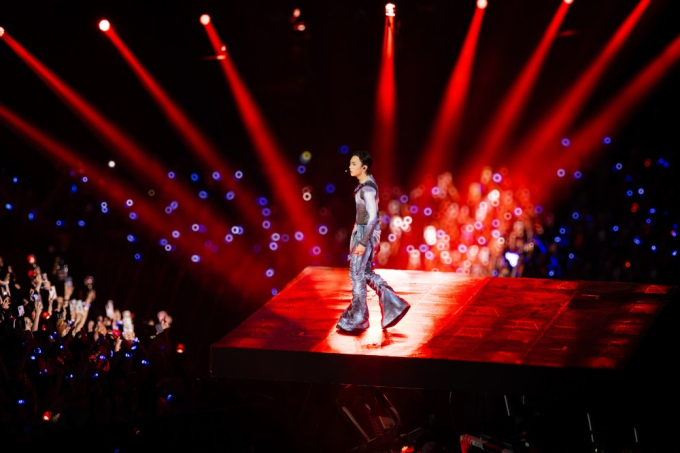 Live Concert: All Rounder: Soobin chinh phục khán giả từ hình ảnh “hoàng tử ballad” đến một “all-rounder” đa phong cách