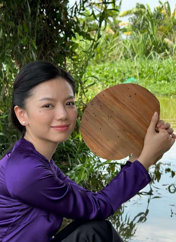 Lê Hạ Anh - Nữ chính khung giờ vàng gây sốt với nhan sắc đời thường, đi đâu cũng về nhà trước 10h đêm