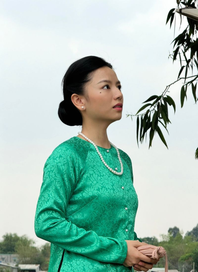 Lê Hạ Anh - Nữ chính khung giờ vàng gây sốt với nhan sắc đời thường, đi đâu cũng về nhà trước 10h đêm