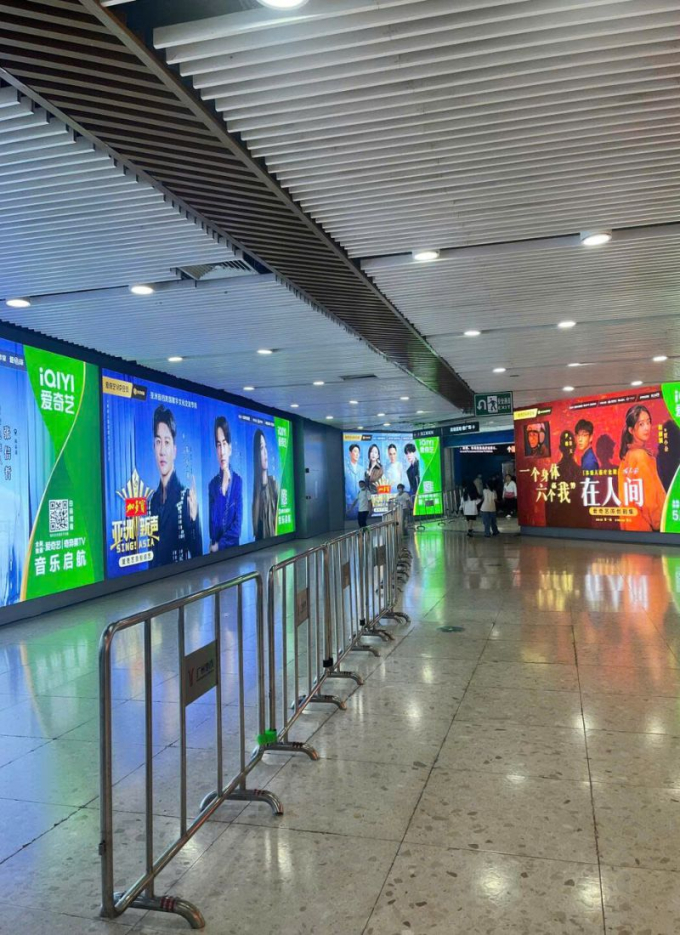 Fans trầm trồ vì visual “miễn chê” của Đan Trường khi xuất hiện tại Quảng Châu Bắc Kinh, Thượng Hải