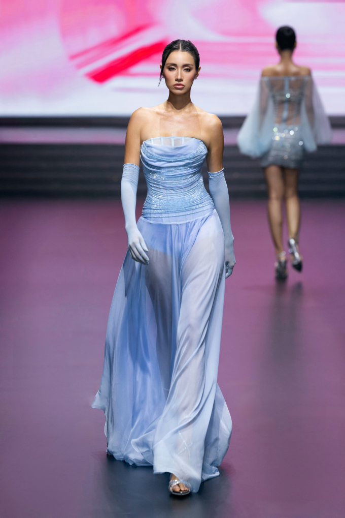 Đêm thứ 2 AVIFW SS 2025: Hương Giang - Lan Khuê trở lại sàn diễn, Bùi Quỳnh Hoa - Tú Anh phủ sóng