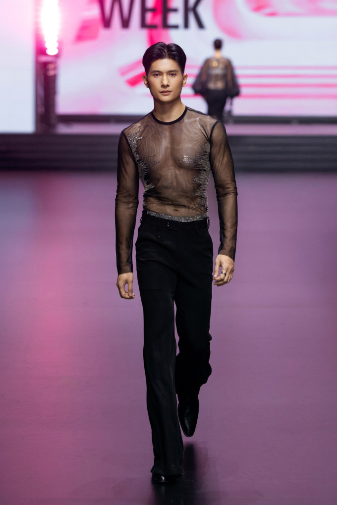 Đêm thứ 2 AVIFW SS 2025: Hương Giang - Lan Khuê trở lại sàn diễn, Bùi Quỳnh Hoa - Tú Anh phủ sóng