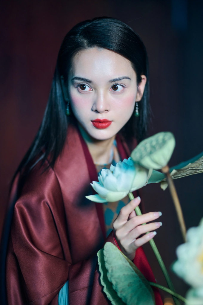 Nguyễn Trần Trung Quân - Denis Đặng tung poster Tự nhiên thất tình, fan cứ ngỡ nhá hàng phim điện ảnh
