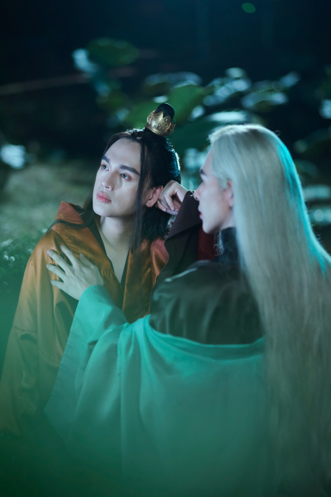 Nguyễn Trần Trung Quân - Denis Đặng tung poster Tự nhiên thất tình, fan cứ ngỡ nhá hàng phim điện ảnh